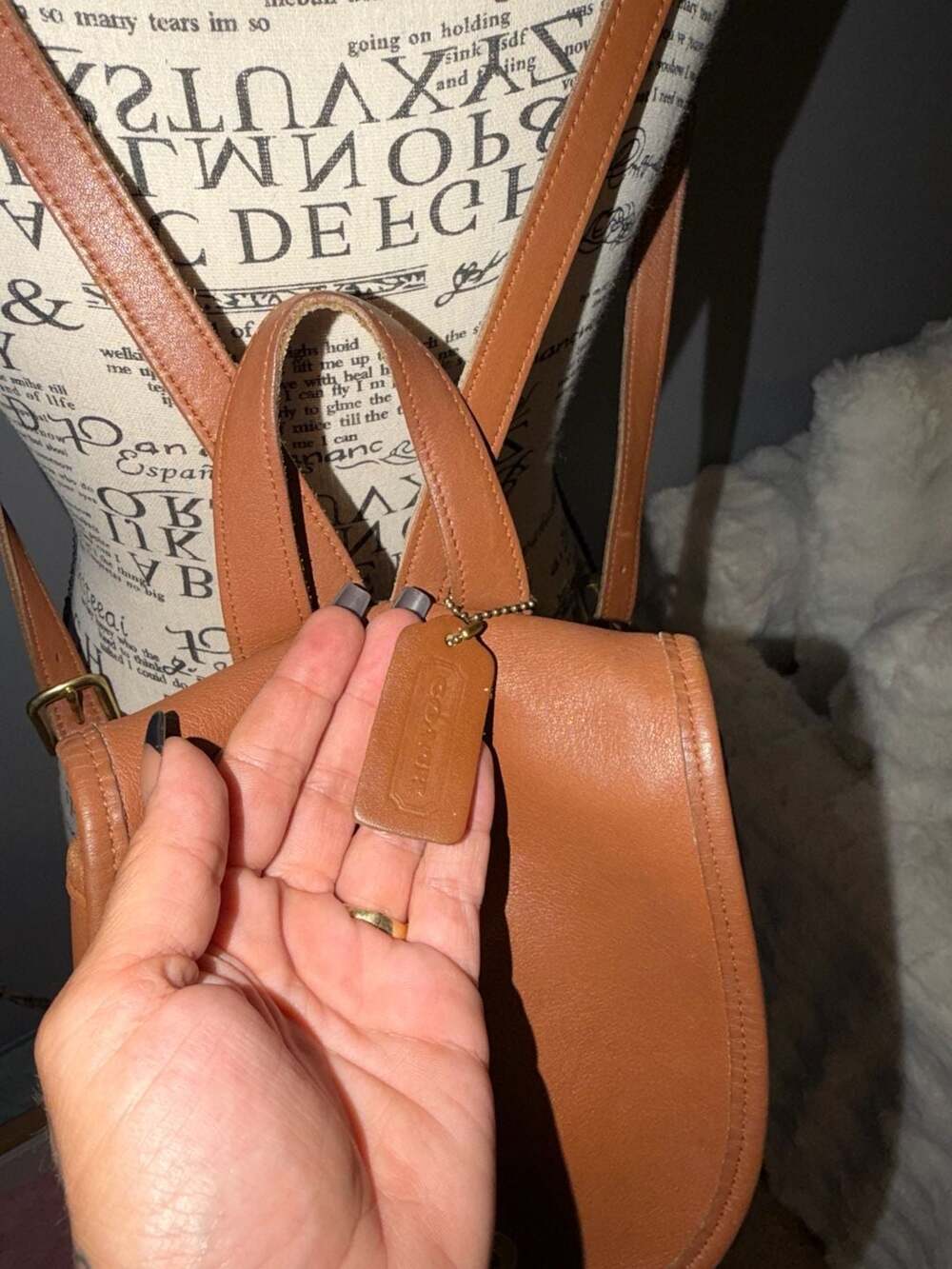 Vintage Coach Large Daypack Backpack Style 9791 in Tan Leather - Picture 2 of 6